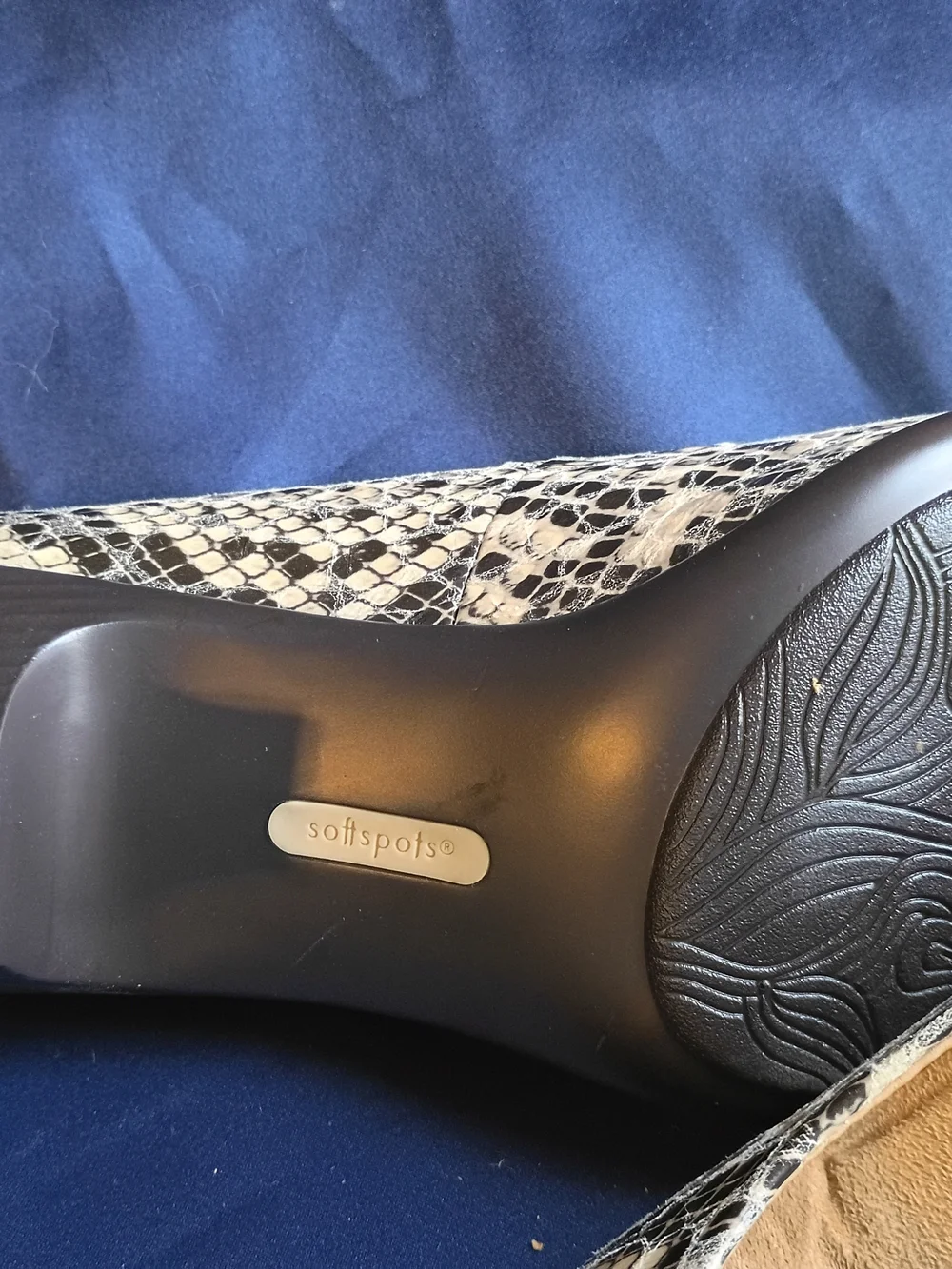Softspots Snake-Print Low Heel Pumps - Beige and Black Size 10M